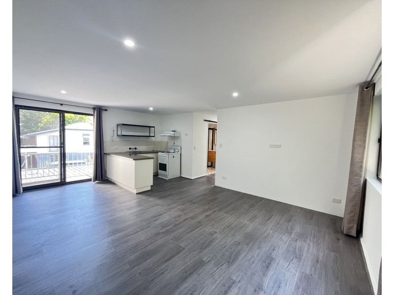 4/61 Frank Street, Labrador QLD 4215