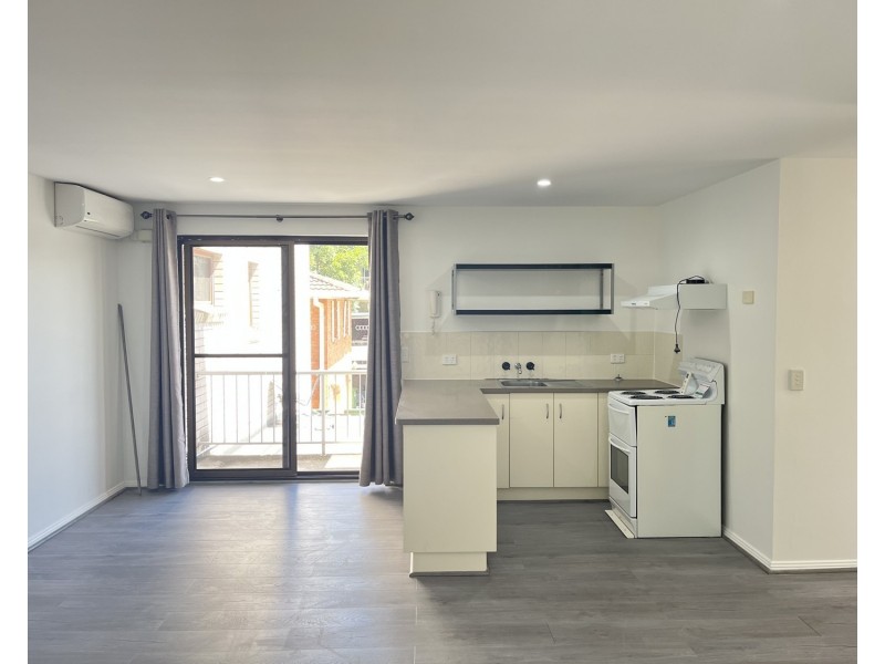 4/61 Frank Street, Labrador QLD 4215