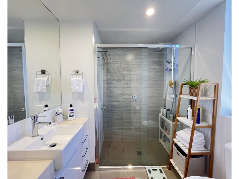 304/26 Spendlove Avenue, Southport QLD 4215