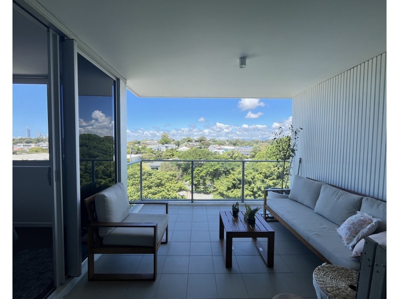 304/26 Spendlove Avenue, Southport QLD 4215