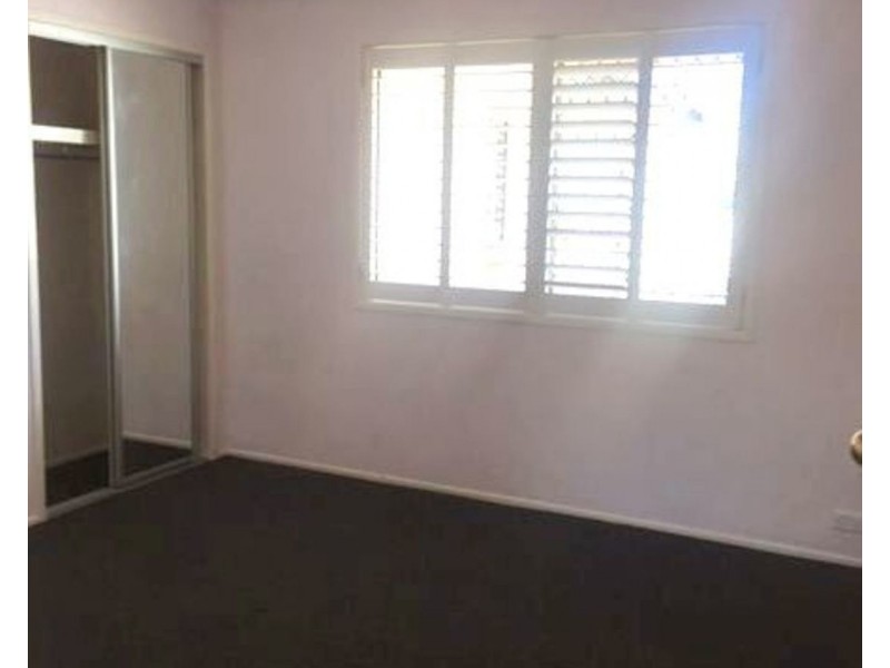 12 Aldrin Avenue, Benowa QLD 4217