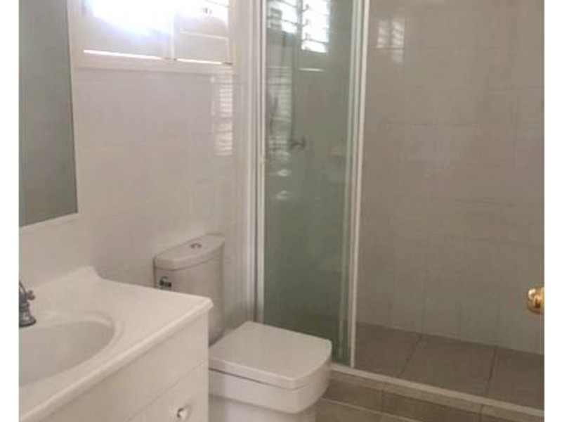 12 Aldrin Avenue, Benowa QLD 4217