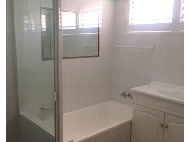 12 Aldrin Avenue, Benowa QLD 4217