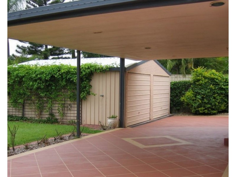 12 Aldrin Avenue, Benowa QLD 4217