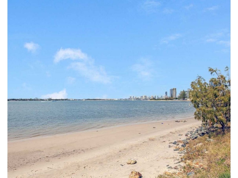 34/224 Marine Parade, Labrador QLD 4215