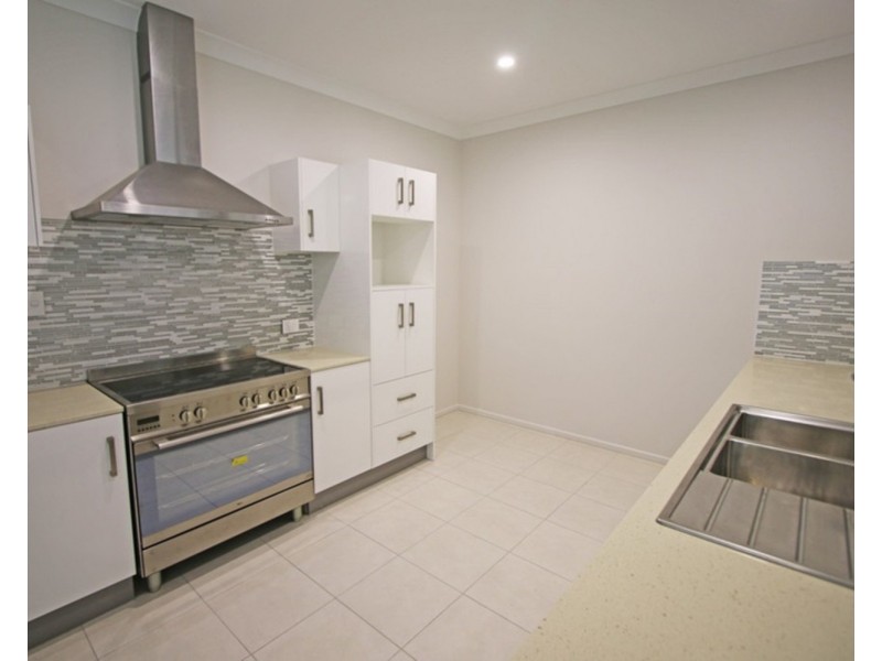 45 Kinarra Street, Ashmore QLD 4214