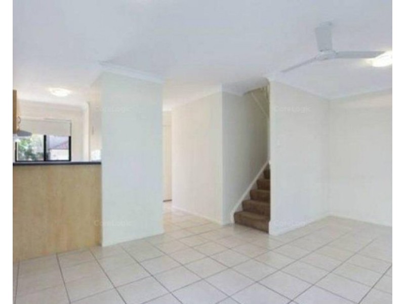 1/121 Pohlman Street, Southport QLD 4215