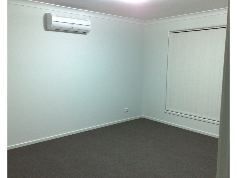 14 Faraday Crescent, Pacific Pines QLD 4211