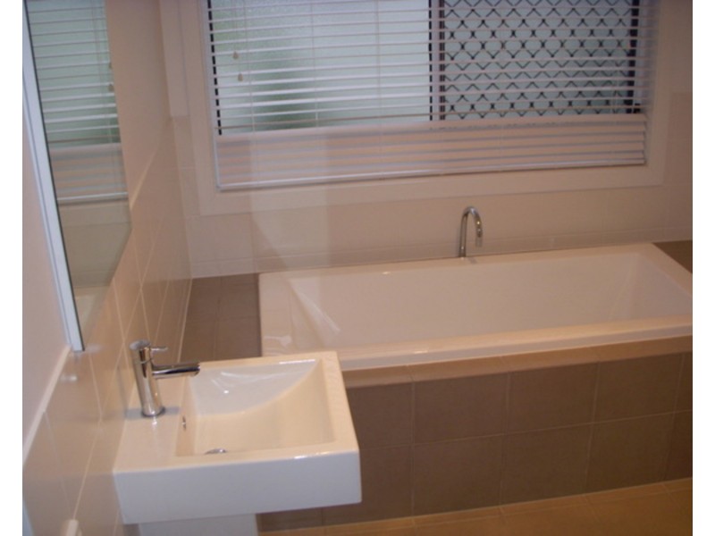 1008 Lakeview Terrace, Benowa QLD 4217