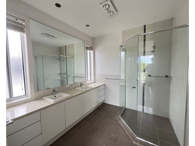 1008 Lakeview Terrace, Benowa QLD 4217