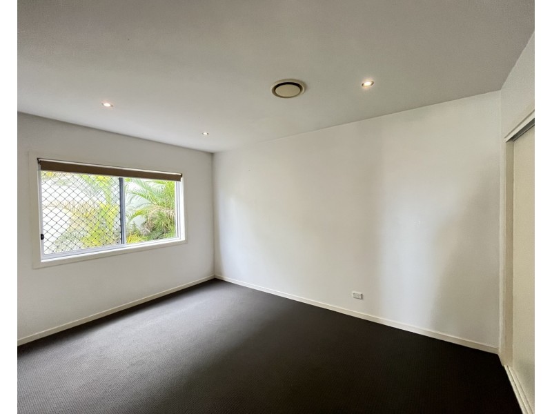 1008 Lakeview Terrace, Benowa QLD 4217