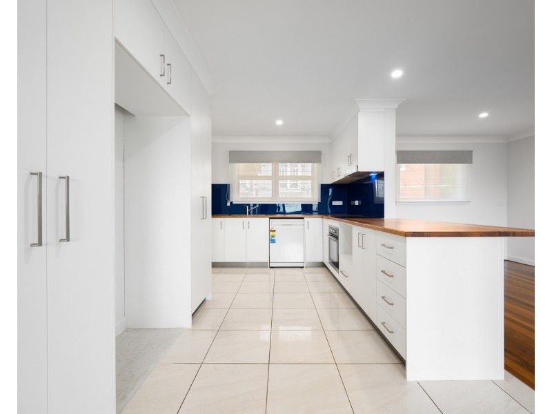45 Brolga Avenue, Southport QLD 4215