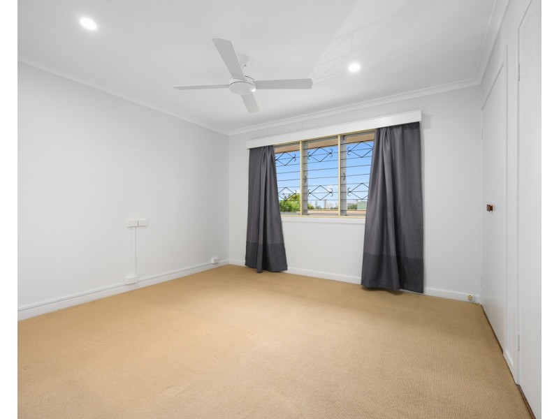 45 Brolga Avenue, Southport QLD 4215