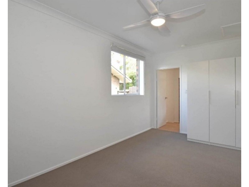 3 Petra Street, Southport QLD 4215