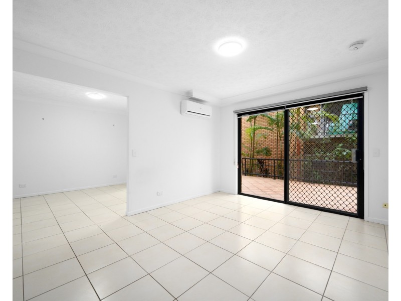 3/27 Chester Terrace, Southport QLD 4215