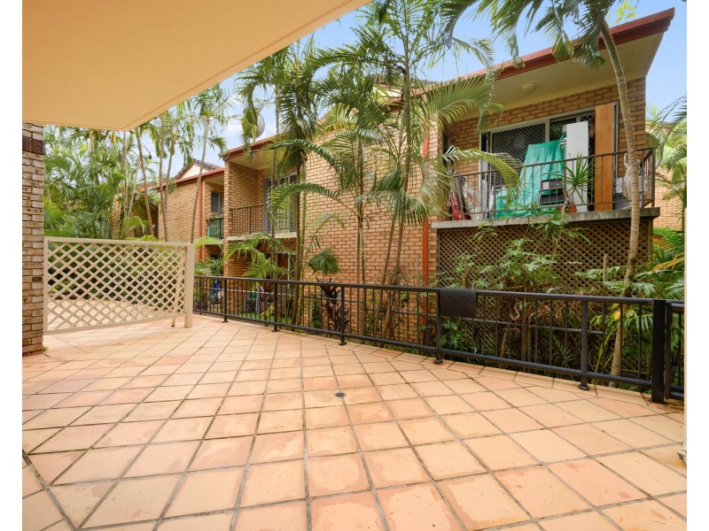 3/27 Chester Terrace, Southport QLD 4215