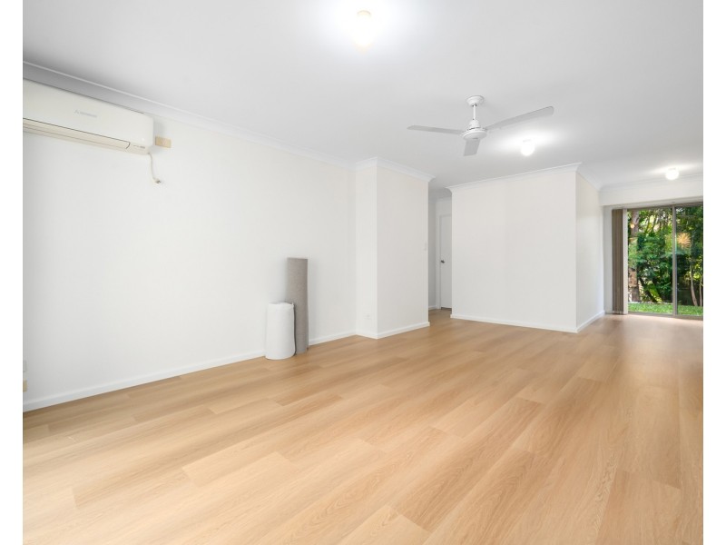 2/20 Golden Palms Court, Ashmore QLD 4214