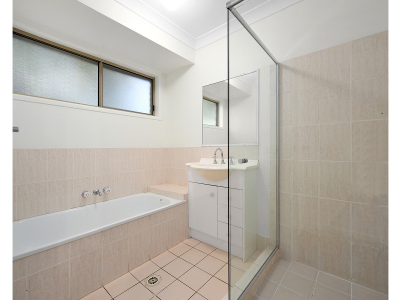 2/20 Golden Palms Court, Ashmore QLD 4214