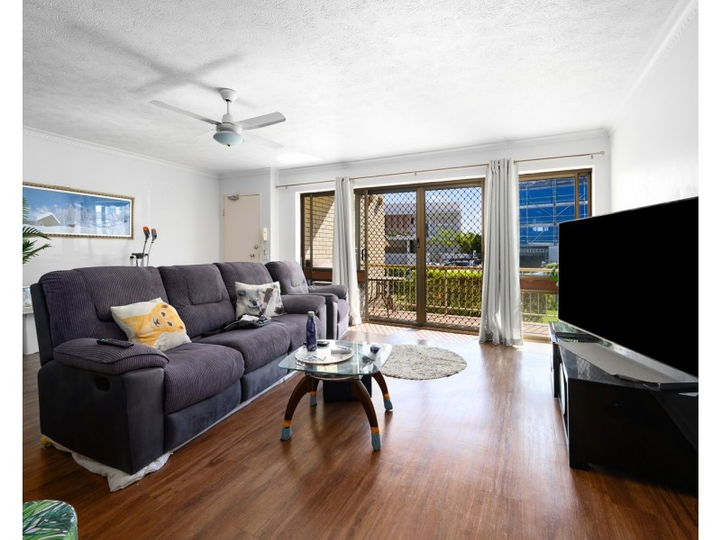2/112 Stanhill Drive, Chevron Island QLD 4217