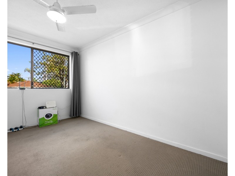 2/112 Stanhill Drive, Chevron Island QLD 4217