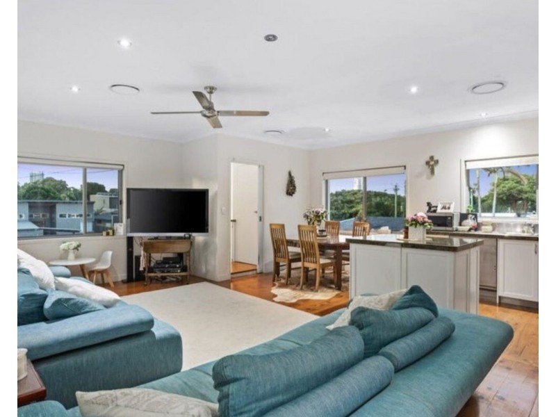 22  Skiff Street, Southport QLD 4215