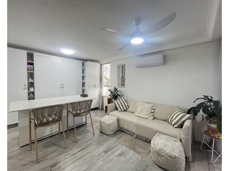 5/130 Marine Parade, Southport QLD 4215