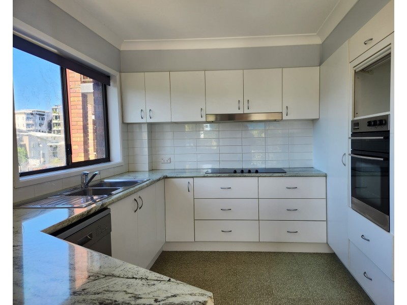 8/79 Queen Street, Southport QLD 4215