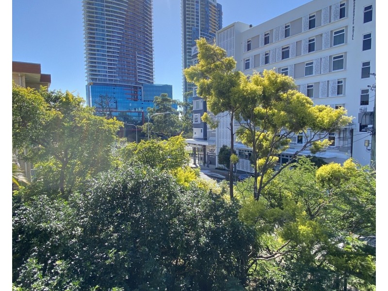 8/79 Queen Street, Southport QLD 4215