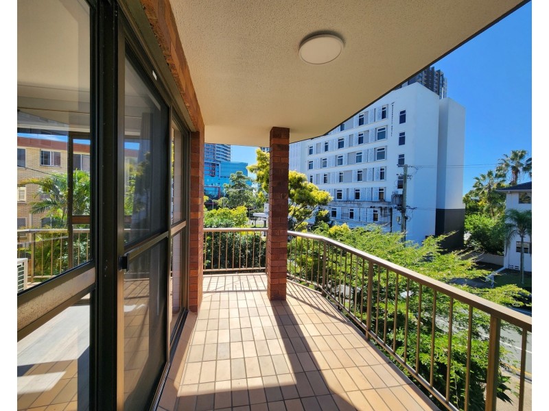 8/79 Queen Street, Southport QLD 4215