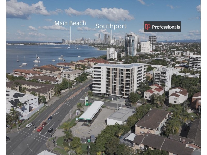 2/9-11 Baker Avenue, Labrador QLD 4215