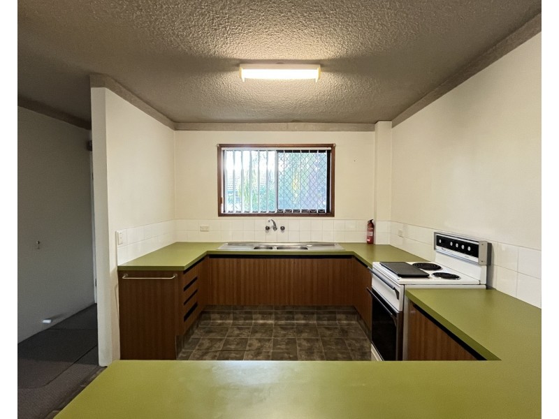 2/9-11 Baker Avenue, Labrador QLD 4215
