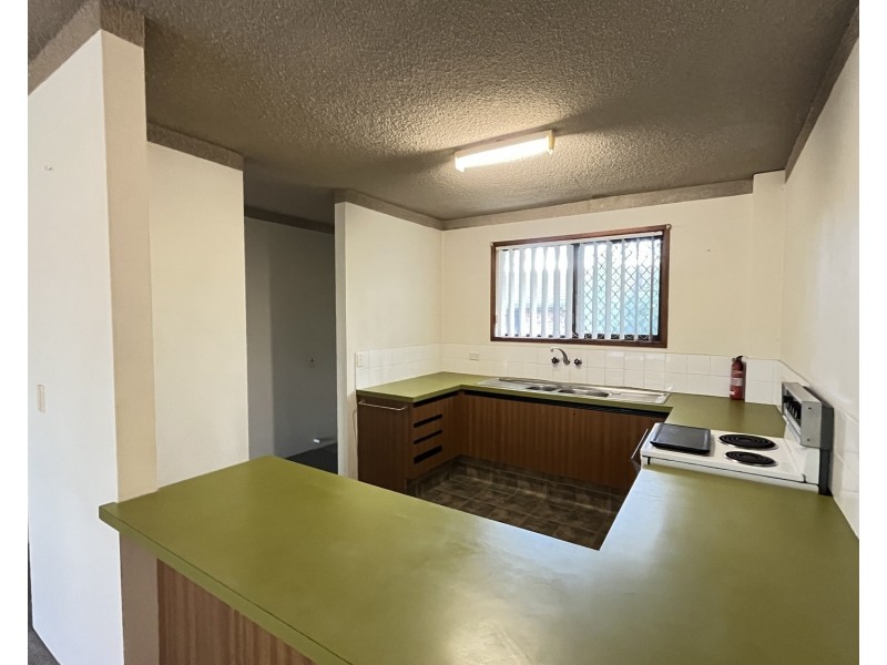2/9-11 Baker Avenue, Labrador QLD 4215