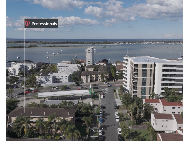 2/9-11 Baker Avenue, Labrador QLD 4215