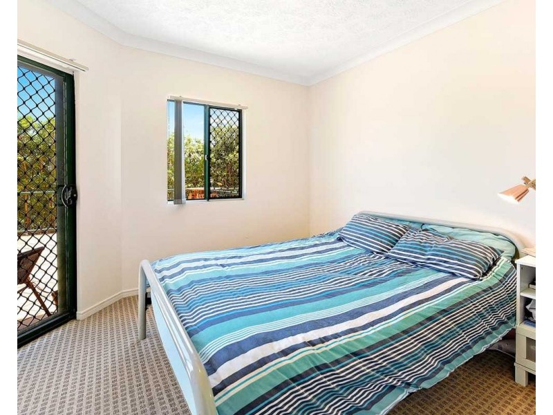 4/12 Spendelove Avenue, Southport QLD 4215