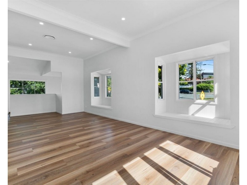 23 Brooke Avenue, Southport QLD 4215