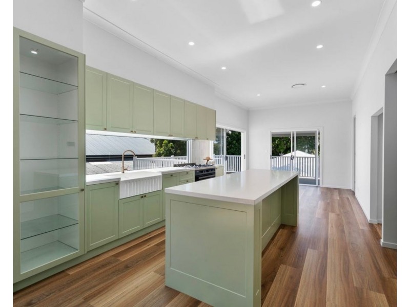 23 Brooke Avenue, Southport QLD 4215