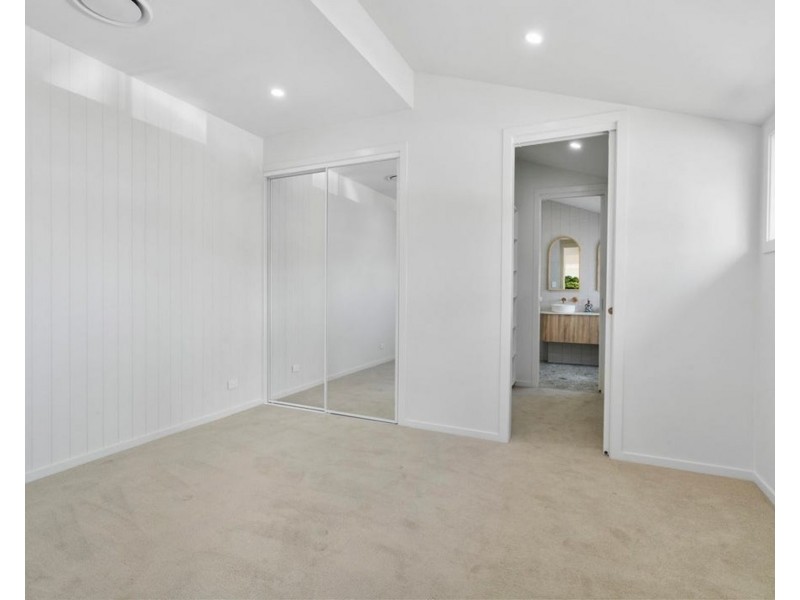 23 Brooke Avenue, Southport QLD 4215
