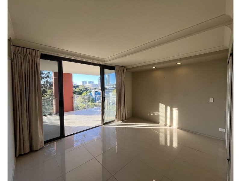6/20 Lawson Street, Southport QLD 4215