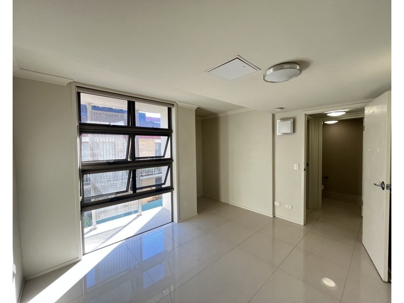 6/20 Lawson Street, Southport QLD 4215