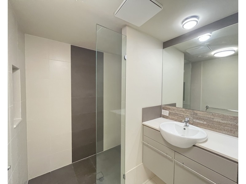 6/20 Lawson Street, Southport QLD 4215