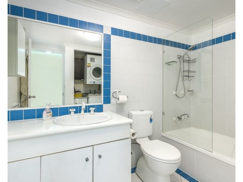 7A/220 Marine Parade, Southport QLD 4215