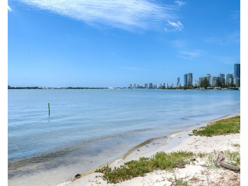7A/220 Marine Parade, Southport QLD 4215