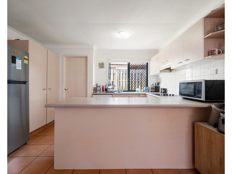 16 Harrow Place, Arundel QLD 4214