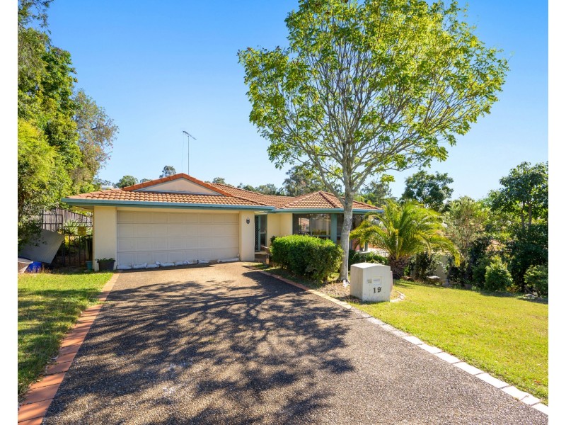 19 Glastonbury Drive, Mudgeeraba QLD 4213