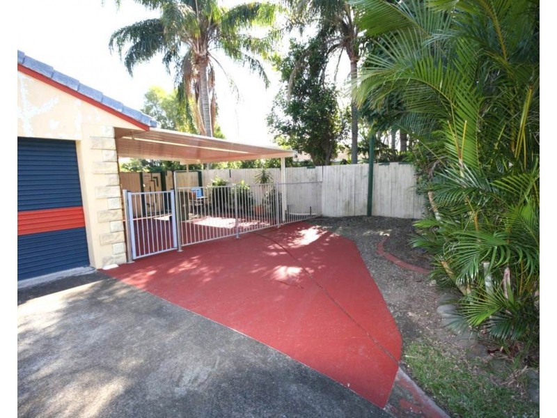 2/156 Kumbari Avenue, Labrador QLD 4215
