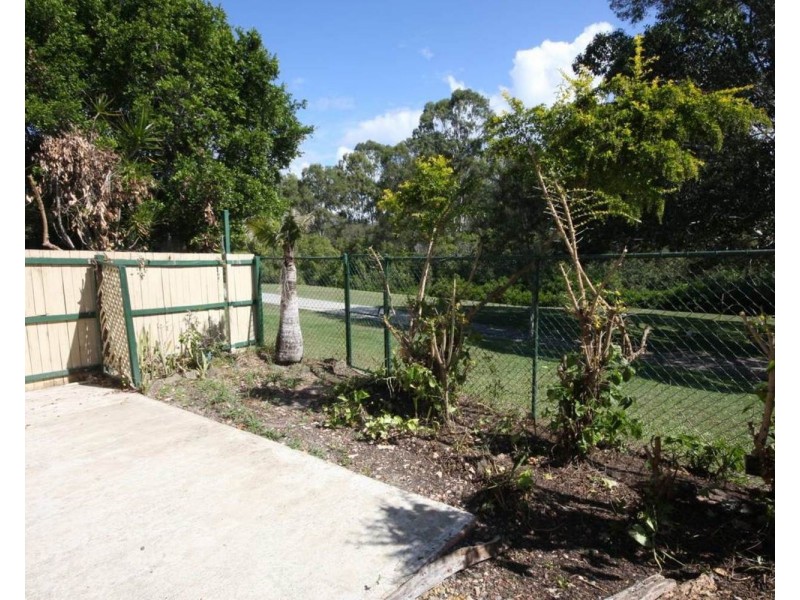 2/156 Kumbari Avenue, Labrador QLD 4215