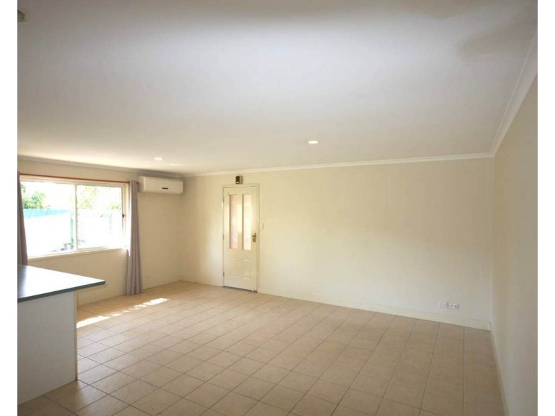 2/156 Kumbari Avenue, Labrador QLD 4215
