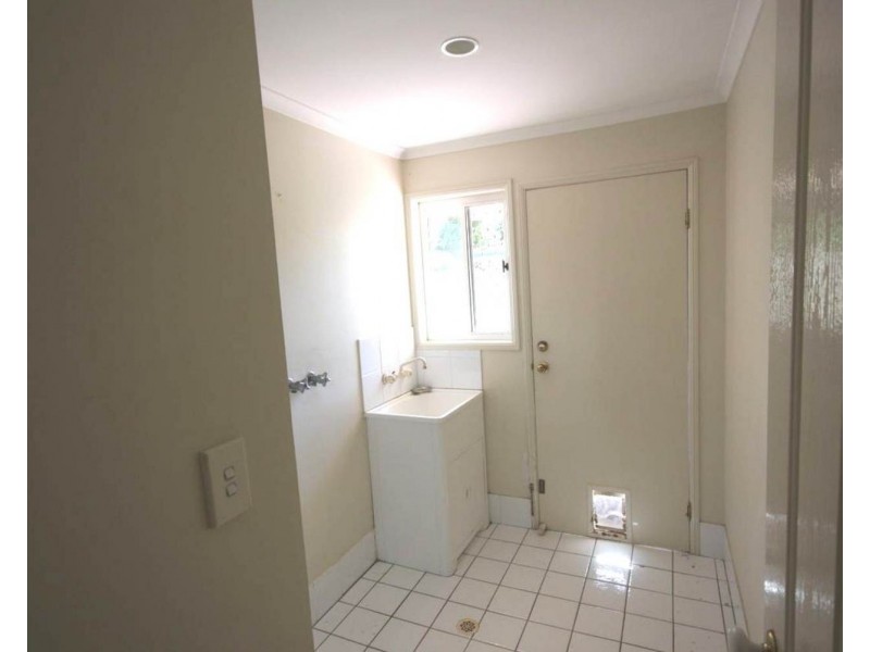 2/156 Kumbari Avenue, Labrador QLD 4215