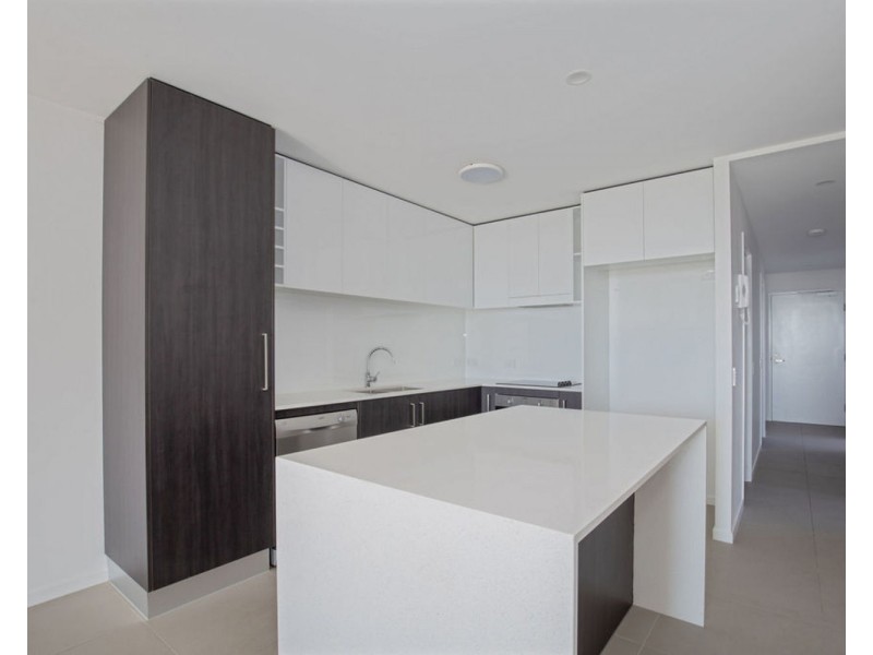 802/26 Spendelove Avenue, Southport QLD 4215