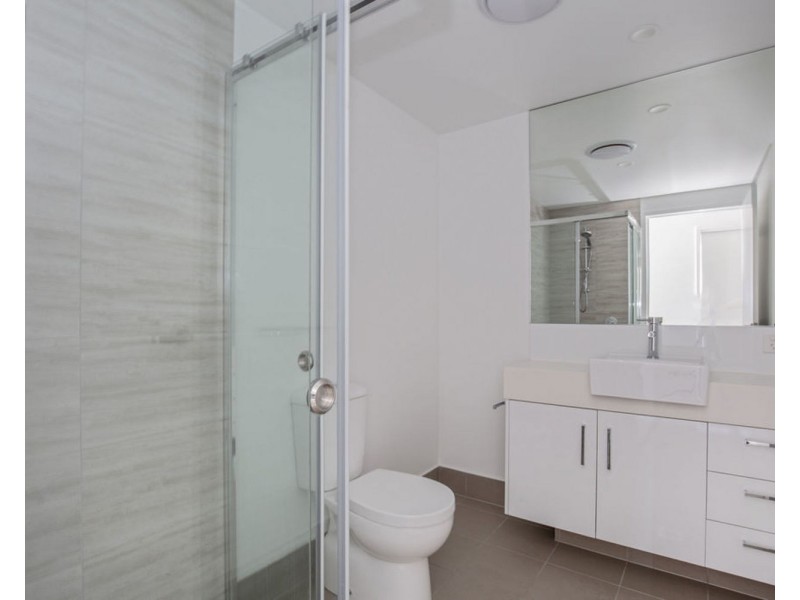 802/26 Spendelove Avenue, Southport QLD 4215